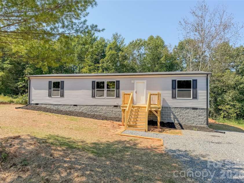 4277 Chinquapin Circle, Lenoir, NC 28645.  MLS# CAR4422352, YatesRealty ID 7072. 
