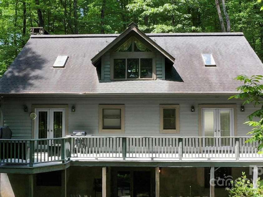 44 Orchard Mountain Road, Saluda, NC 28773.  MLS# CAR4141136, YatesRealty ID 7072. View of Back Deck