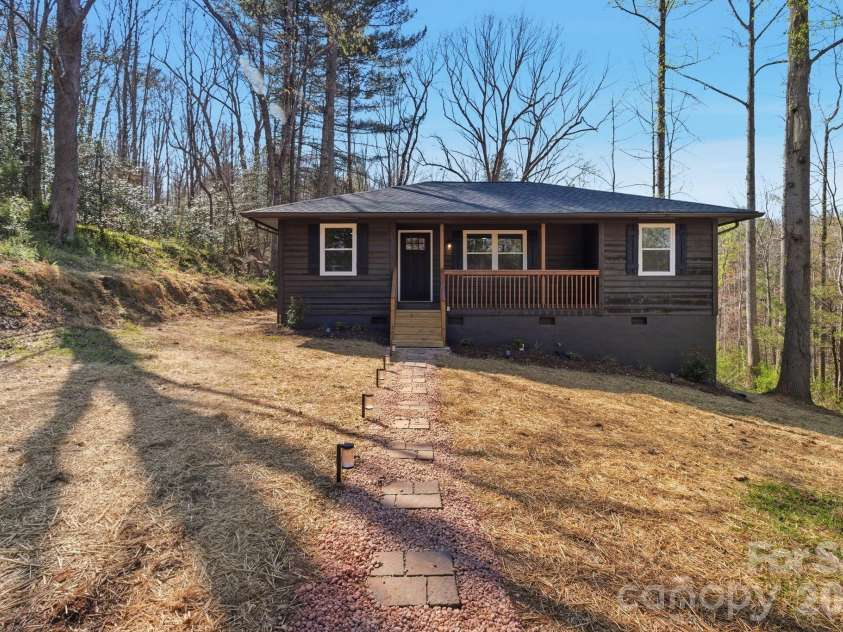 4515 Rudisill Street, Hickory, NC 28602.  MLS# CAR4362337, YatesRealty ID 7073. 