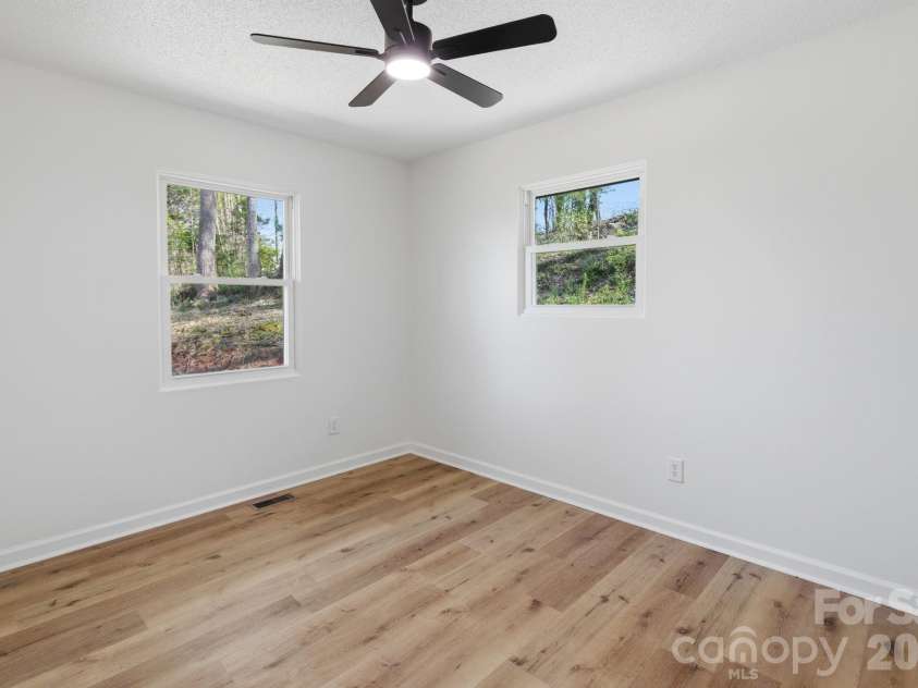 4515 Rudisill Street, Hickory, NC 28602.  MLS# CAR4362337, YatesRealty ID 7073. 