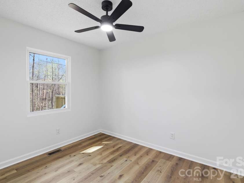 4515 Rudisill Street, Hickory, NC 28602.  MLS# CAR4362337, YatesRealty ID 7073. 