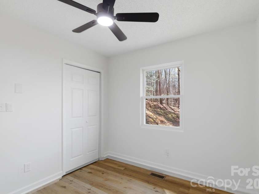 4515 Rudisill Street, Hickory, NC 28602.  MLS# CAR4362337, YatesRealty ID 7073. 