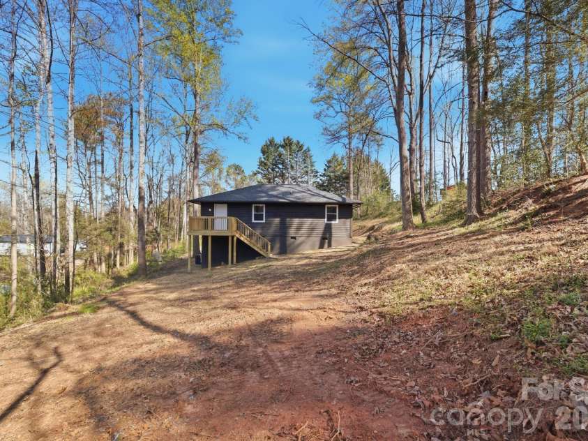 4515 Rudisill Street, Hickory, NC 28602.  MLS# CAR4362337, YatesRealty ID 7073. 