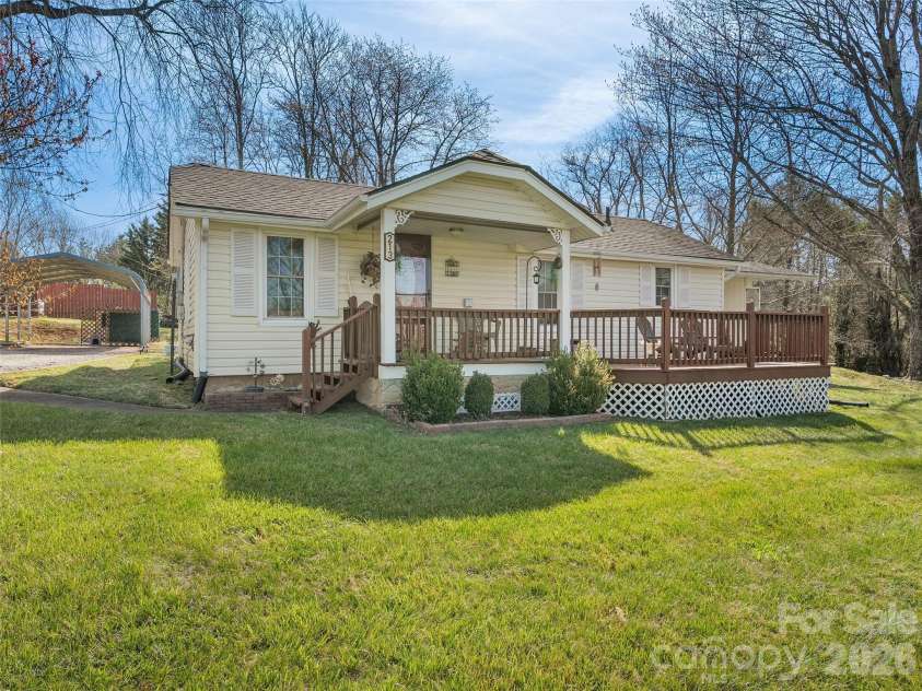 19 Mingus Street, Canton, NC 28716.  MLS# CAR4362294, YatesRealty ID 7074. 