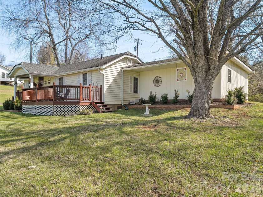 19 Mingus Street, Canton, NC 28716.  MLS# CAR4362294, YatesRealty ID 7074. 