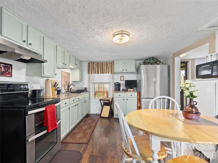 19 Mingus Street, Canton, NC 28716.  MLS# CAR4362294, YatesRealty ID 7074. 