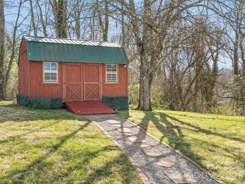 19 Mingus Street, Canton, NC 28716.  MLS# CAR4362294, YatesRealty ID 7074. 