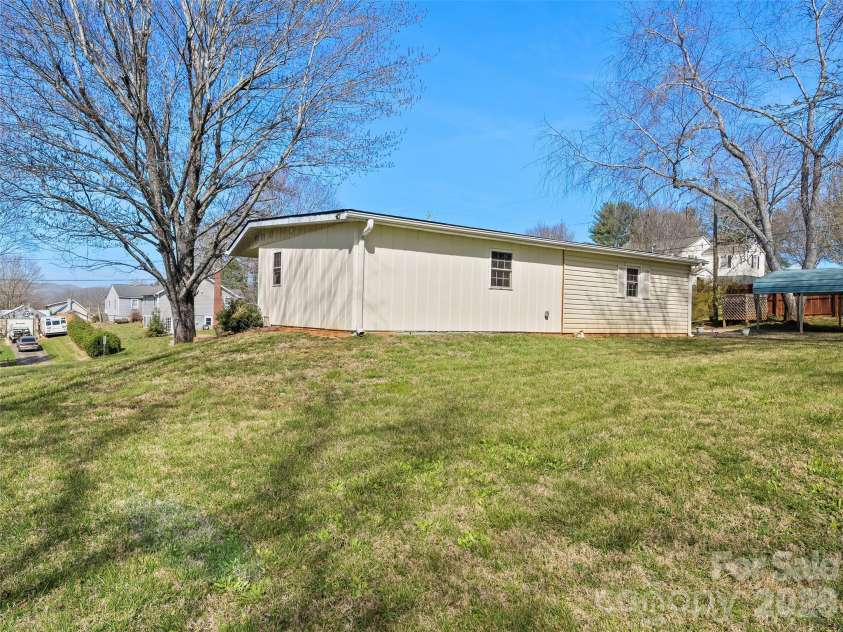19 Mingus Street, Canton, NC 28716.  MLS# CAR4362294, YatesRealty ID 7074. 