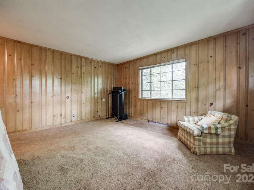 3330 Foxcroft Road, Charlotte, NC 28211.  MLS# CAR4240478, YatesRealty ID 7074. 