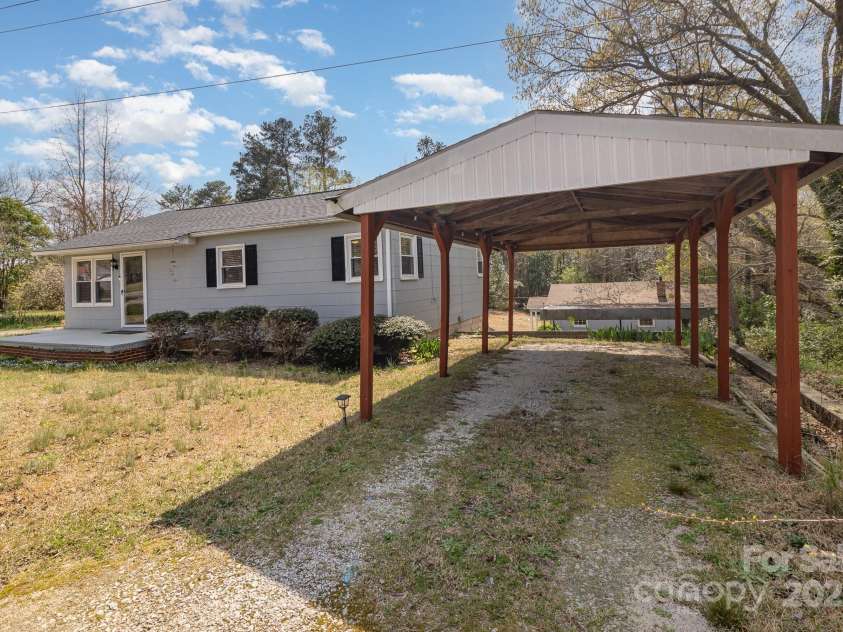 515 Burlington Street, Wadesboro, NC 28170.  MLS# CAR4239186, YatesRealty ID 7075. Carport