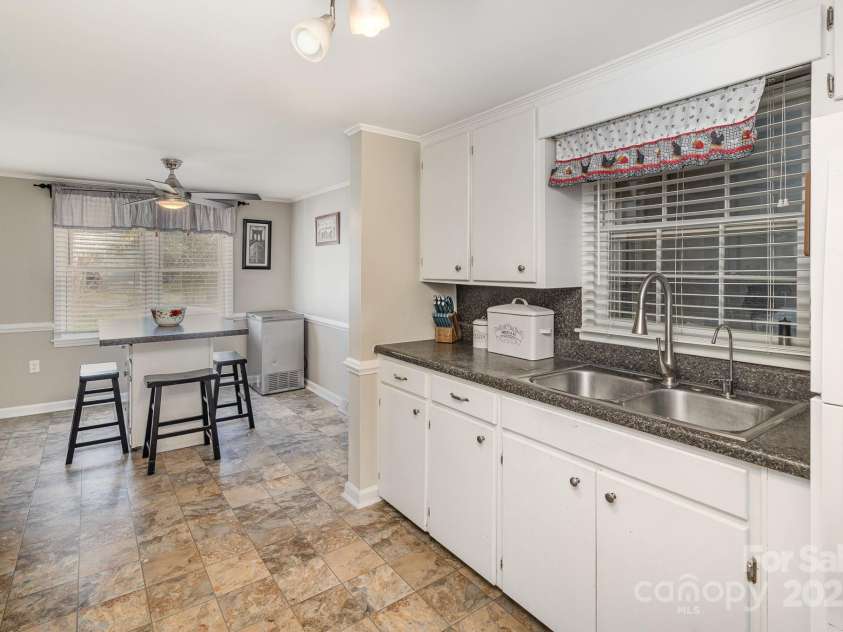 515 Burlington Street, Wadesboro, NC 28170.  MLS# CAR4239186, YatesRealty ID 7075. Kitchen