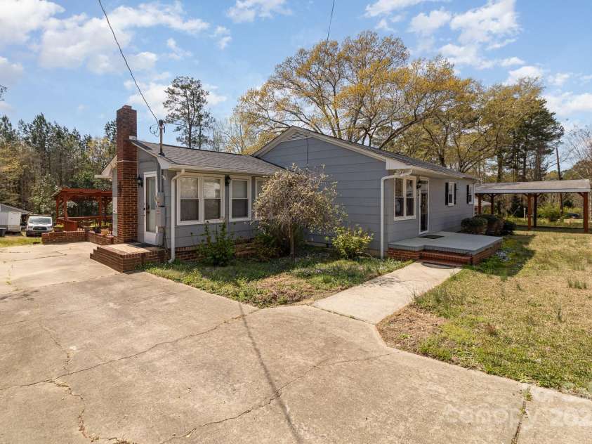 515 Burlington Street, Wadesboro, NC 28170.  MLS# CAR4239186, YatesRealty ID 7075. Welcome home!