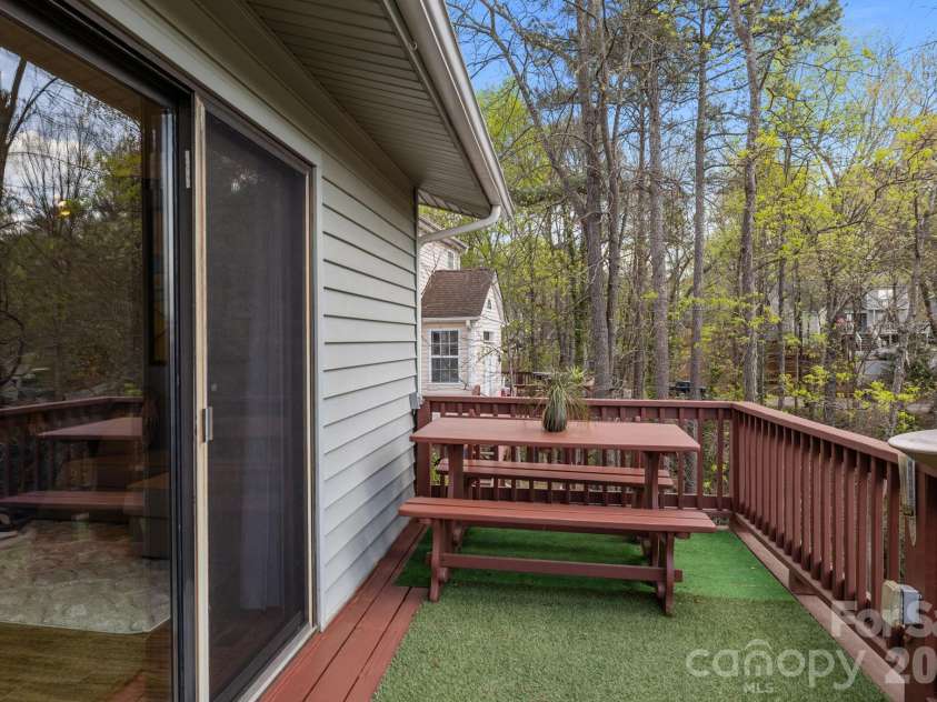 9067 Tulagi Court, Fort Mill, SC 29708.  MLS# CAR4355936, YatesRealty ID 7075. 