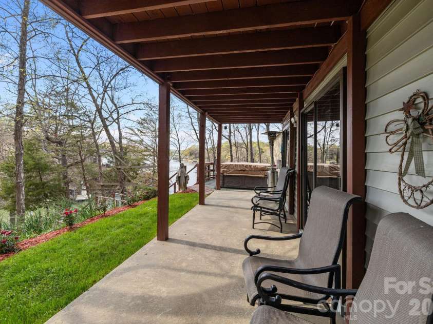 9067 Tulagi Court, Fort Mill, SC 29708.  MLS# CAR4355936, YatesRealty ID 7075. 