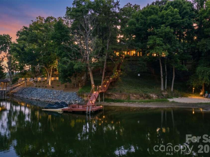 9067 Tulagi Court, Fort Mill, SC 29708.  MLS# CAR4355936, YatesRealty ID 7075. 