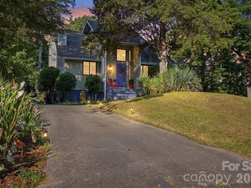 9067 Tulagi Court, Fort Mill, SC 29708.  MLS# CAR4355936, YatesRealty ID 7075. 