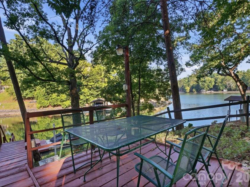 9067 Tulagi Court, Fort Mill, SC 29708.  MLS# CAR4355936, YatesRealty ID 7075. 