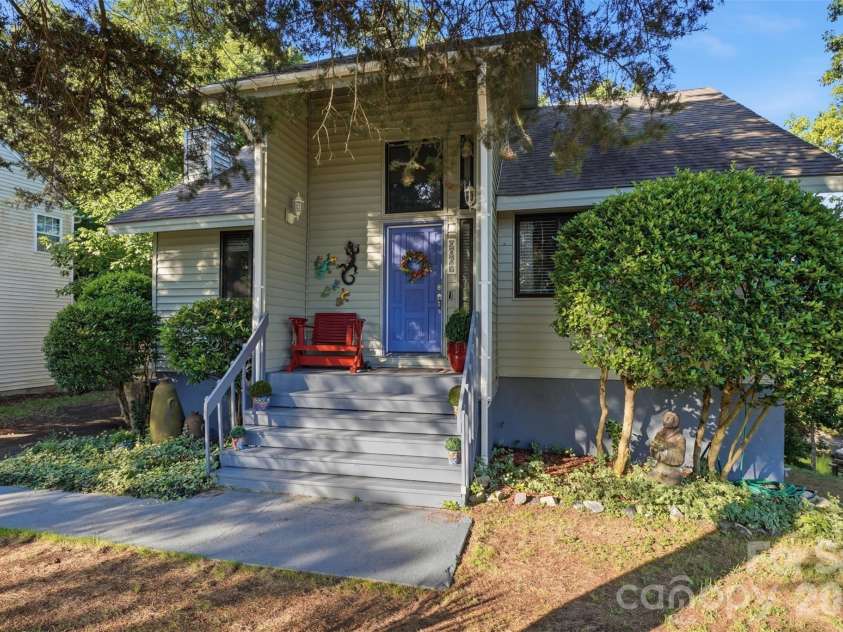 9067 Tulagi Court, Fort Mill, SC 29708.  MLS# CAR4355936, YatesRealty ID 7075. 