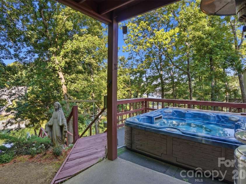 9067 Tulagi Court, Fort Mill, SC 29708.  MLS# CAR4355936, YatesRealty ID 7075. 