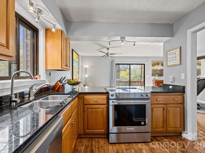 9067 Tulagi Court, Fort Mill, SC 29708.  MLS# CAR4413890, YatesRealty ID 7075. 