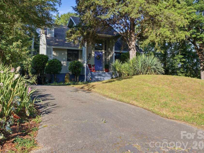 9067 Tulagi Court, Fort Mill, SC 29708.  MLS# CAR4413890, YatesRealty ID 7075. 