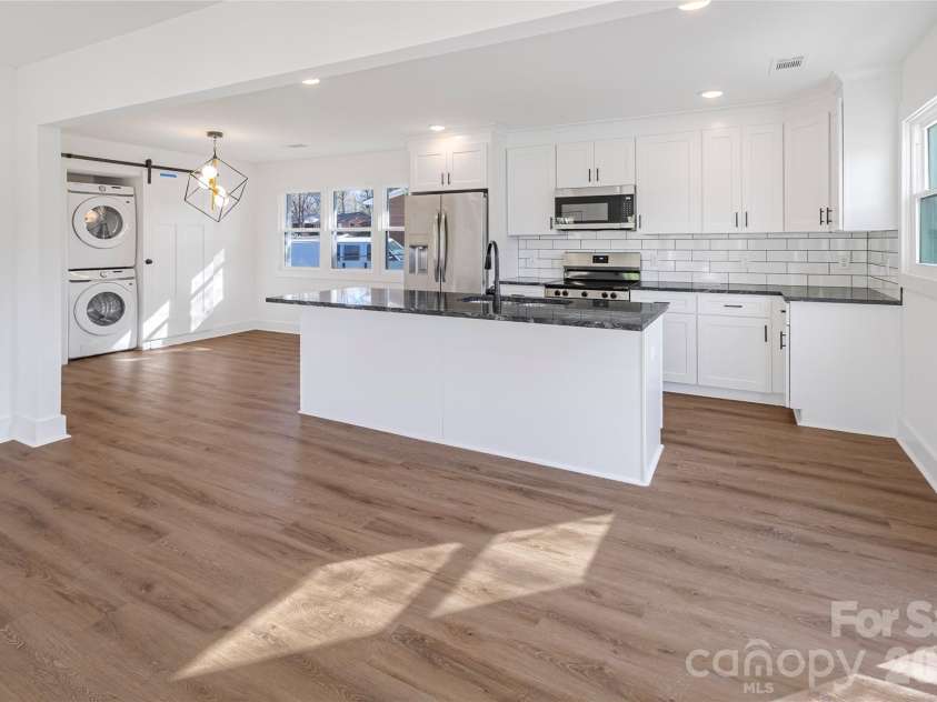 4629 Hidden Valley Road, Charlotte, NC 28213.  MLS# CAR4357377, YatesRealty ID 7076. 