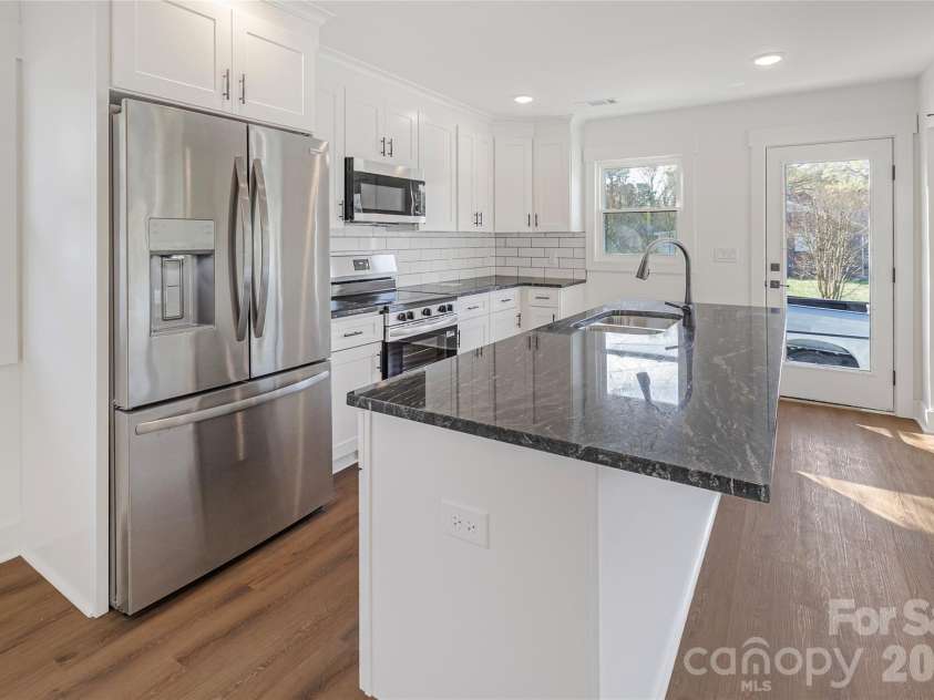 4629 Hidden Valley Road, Charlotte, NC 28213.  MLS# CAR4357377, YatesRealty ID 7076. 