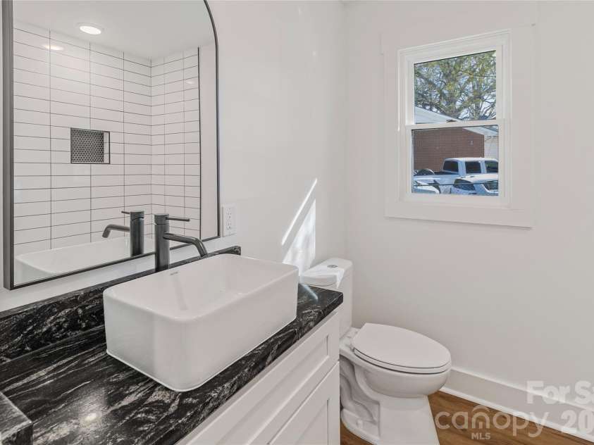 4629 Hidden Valley Road, Charlotte, NC 28213.  MLS# CAR4357377, YatesRealty ID 7076. 