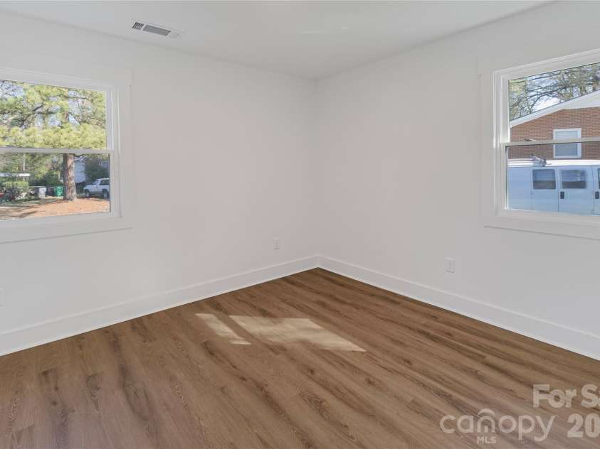 4629 Hidden Valley Road, Charlotte, NC 28213.  MLS# CAR4357377, YatesRealty ID 7076. 