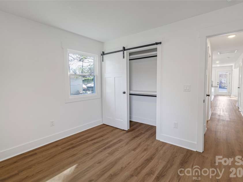 4629 Hidden Valley Road, Charlotte, NC 28213.  MLS# CAR4357377, YatesRealty ID 7076. 