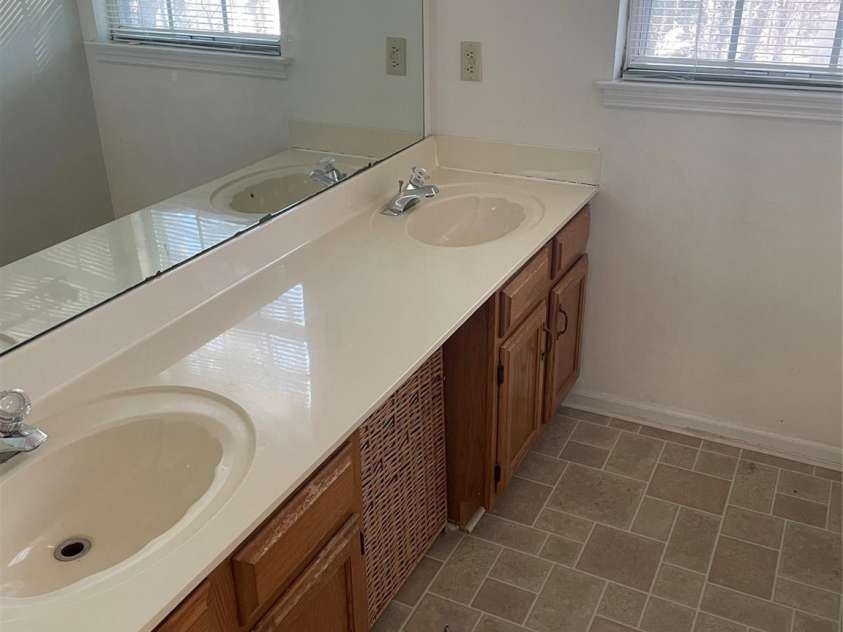 10006 White Cascade Drive, Charlotte, NC 28269.  MLS# CAR4215534, YatesRealty ID 7078. 