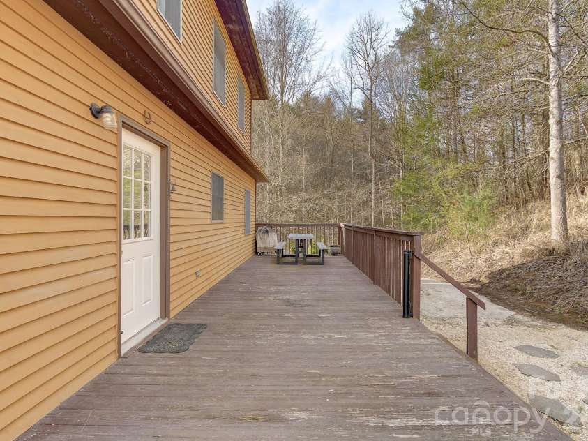 92 Arrowood Road, Weaverville, NC 28787.  MLS# CAR4353332, YatesRealty ID 7078. 