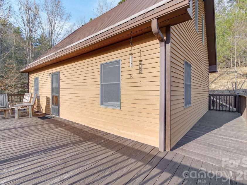 92 Arrowood Road, Weaverville, NC 28787.  MLS# CAR4353332, YatesRealty ID 7078. 