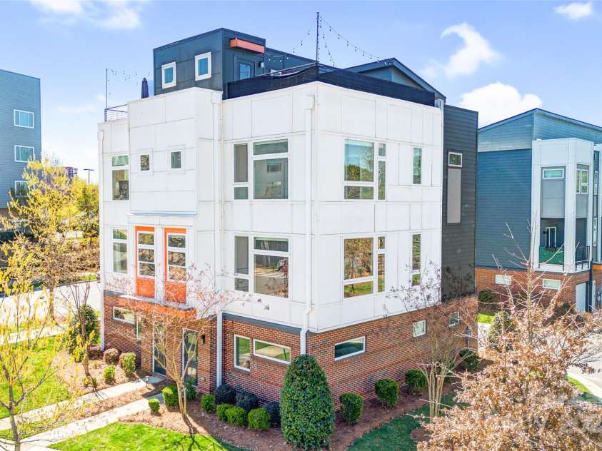 111 Poindexter Drive, Charlotte, NC 28203.  MLS# CAR4233438, YatesRealty ID 7079. 