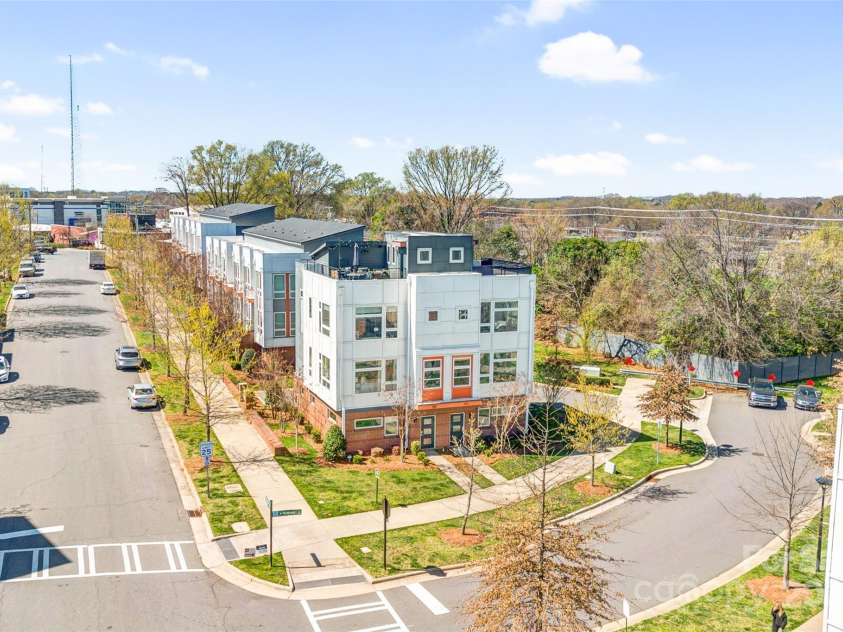 111 Poindexter Drive, Charlotte, NC 28203.  MLS# CAR4233438, YatesRealty ID 7079. 