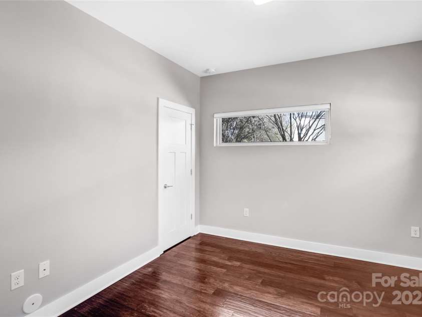 111 Poindexter Drive, Charlotte, NC 28203.  MLS# CAR4233438, YatesRealty ID 7079. 