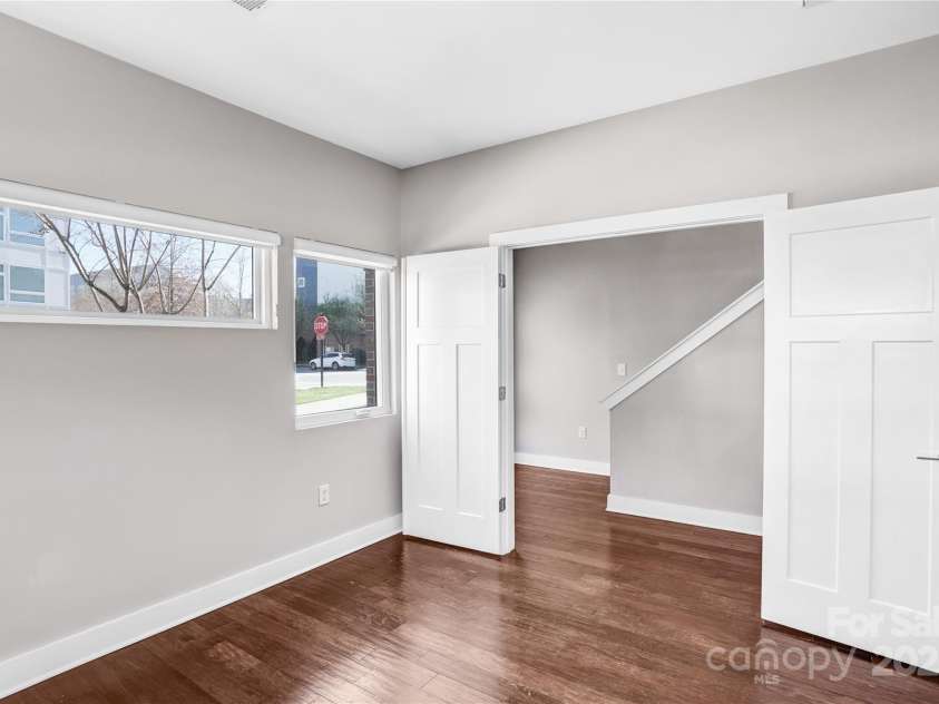 111 Poindexter Drive, Charlotte, NC 28203.  MLS# CAR4233438, YatesRealty ID 7079. 