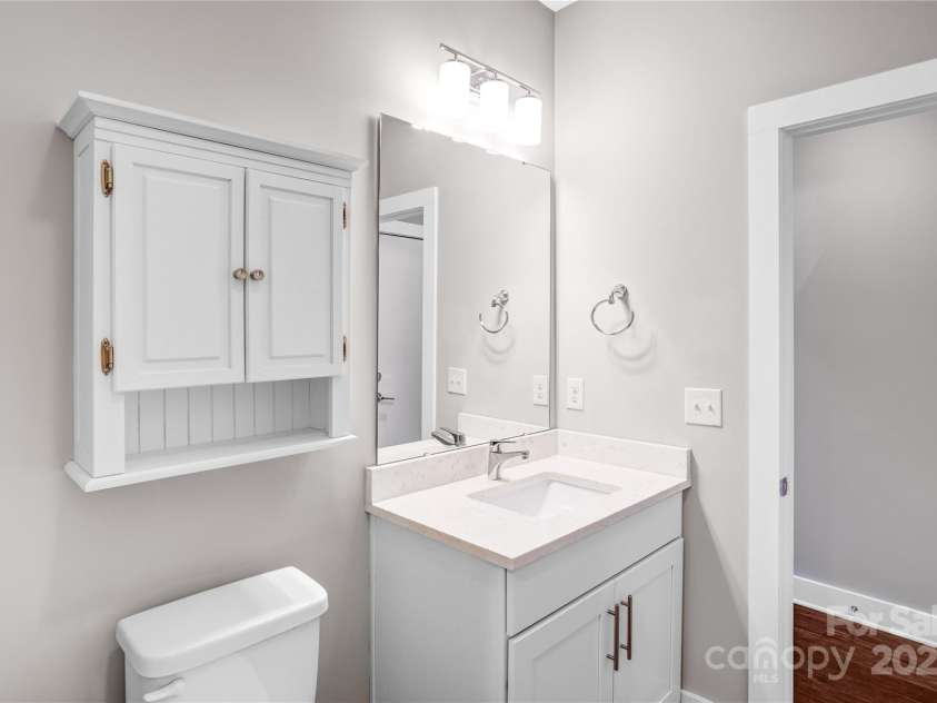 111 Poindexter Drive, Charlotte, NC 28203.  MLS# CAR4233438, YatesRealty ID 7079. 