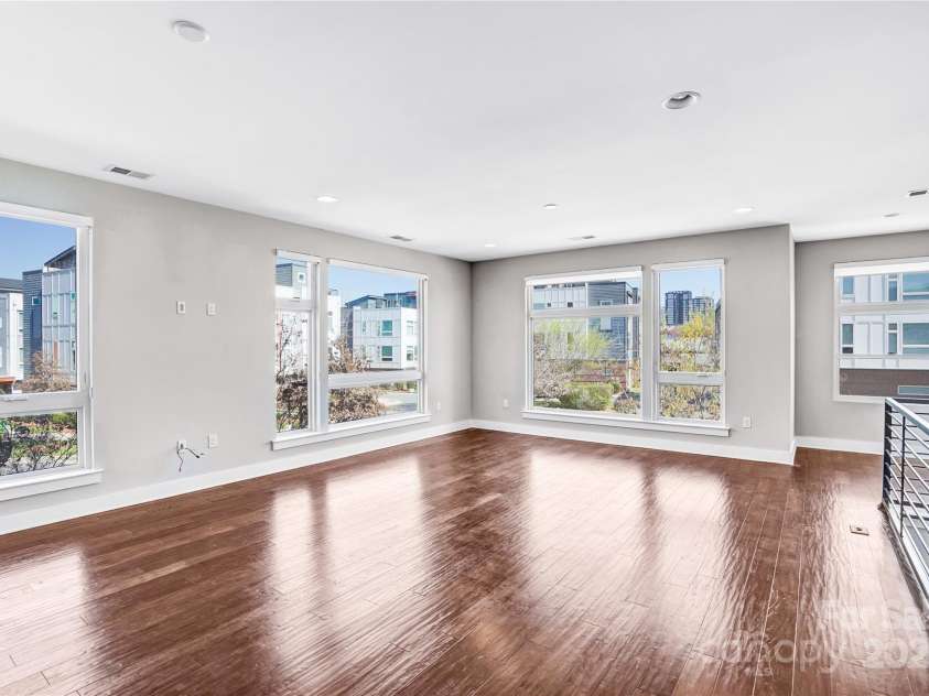 111 Poindexter Drive, Charlotte, NC 28203.  MLS# CAR4233438, YatesRealty ID 7079. 