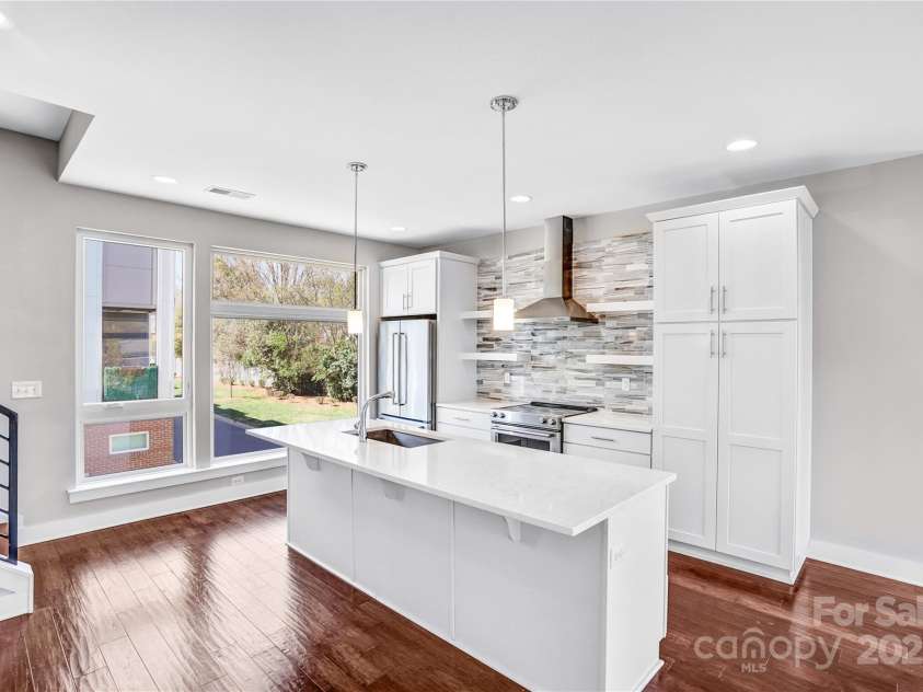 111 Poindexter Drive, Charlotte, NC 28203.  MLS# CAR4233438, YatesRealty ID 7079. 