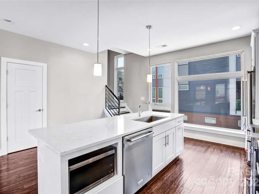 111 Poindexter Drive, Charlotte, NC 28203.  MLS# CAR4233438, YatesRealty ID 7079. 