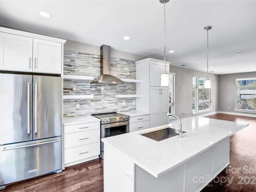 111 Poindexter Drive, Charlotte, NC 28203.  MLS# CAR4233438, YatesRealty ID 7079. 