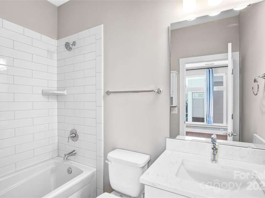 111 Poindexter Drive, Charlotte, NC 28203.  MLS# CAR4233438, YatesRealty ID 7079. 