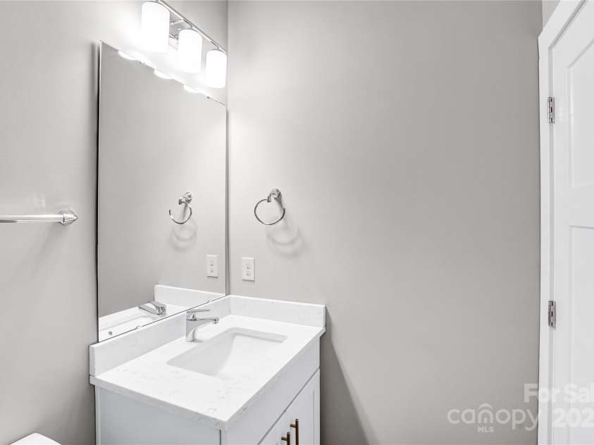 111 Poindexter Drive, Charlotte, NC 28203.  MLS# CAR4233438, YatesRealty ID 7079. 