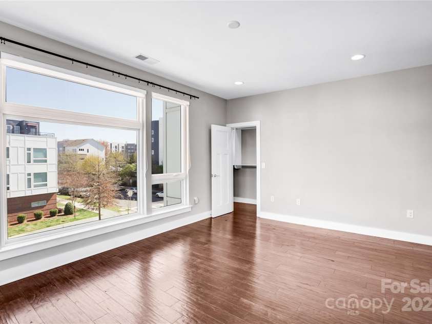 111 Poindexter Drive, Charlotte, NC 28203.  MLS# CAR4233438, YatesRealty ID 7079. 