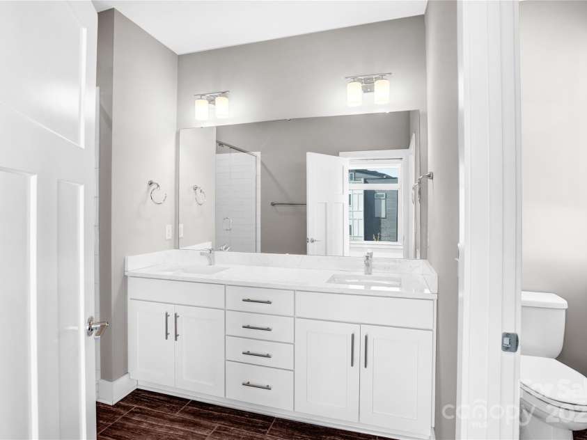 111 Poindexter Drive, Charlotte, NC 28203.  MLS# CAR4233438, YatesRealty ID 7079. 