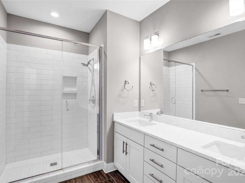 111 Poindexter Drive, Charlotte, NC 28203.  MLS# CAR4233438, YatesRealty ID 7079. 