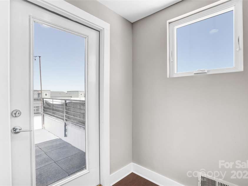 111 Poindexter Drive, Charlotte, NC 28203.  MLS# CAR4233438, YatesRealty ID 7079. 