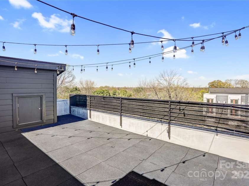 111 Poindexter Drive, Charlotte, NC 28203.  MLS# CAR4233438, YatesRealty ID 7079. 