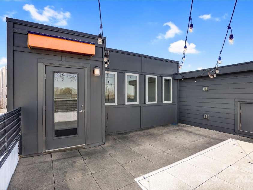 111 Poindexter Drive, Charlotte, NC 28203.  MLS# CAR4233438, YatesRealty ID 7079. 